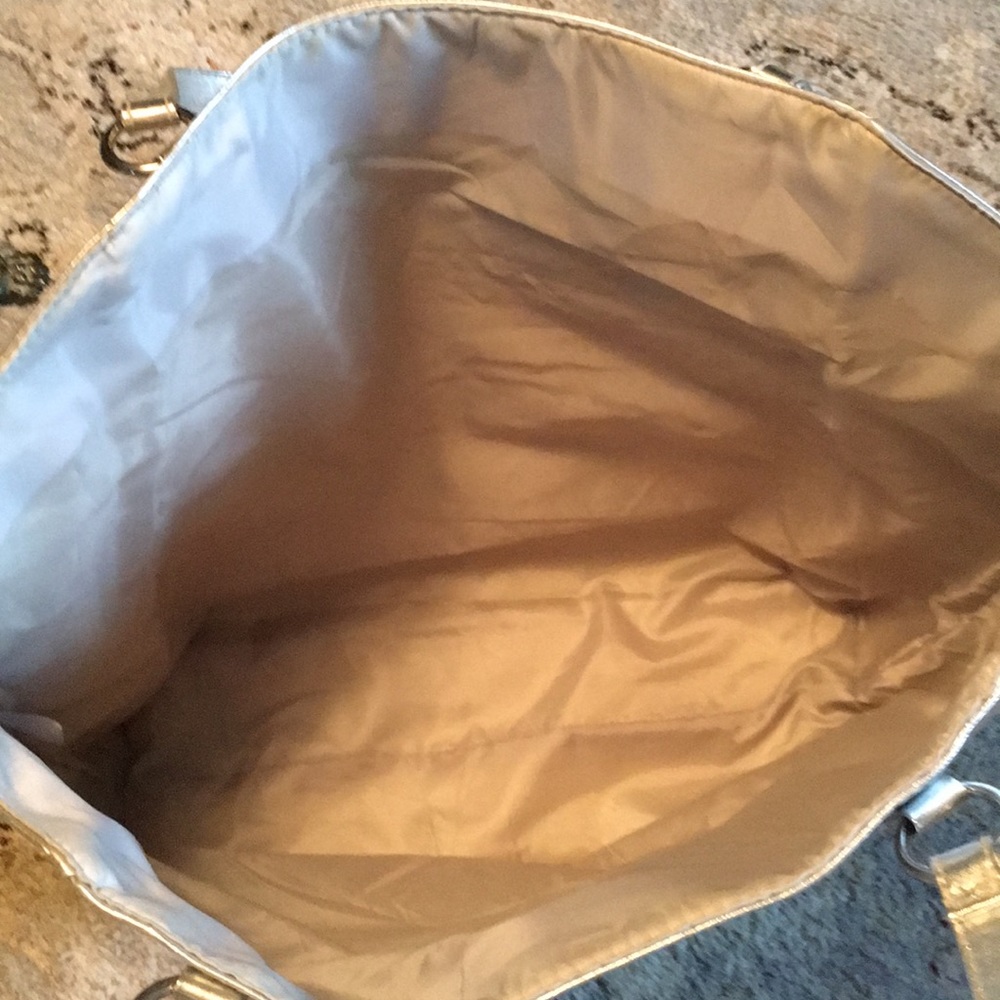 CLINIQUE LARGE TOTE - Picture 2 of 2